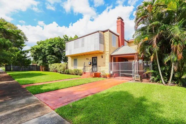 Residence photo 2