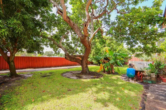 Residence photo 5