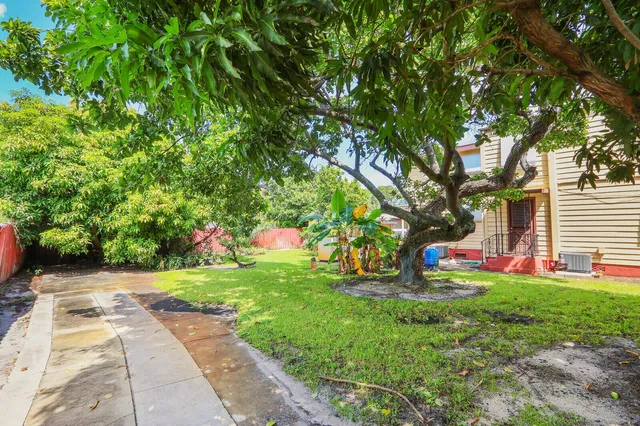 Residence photo 12