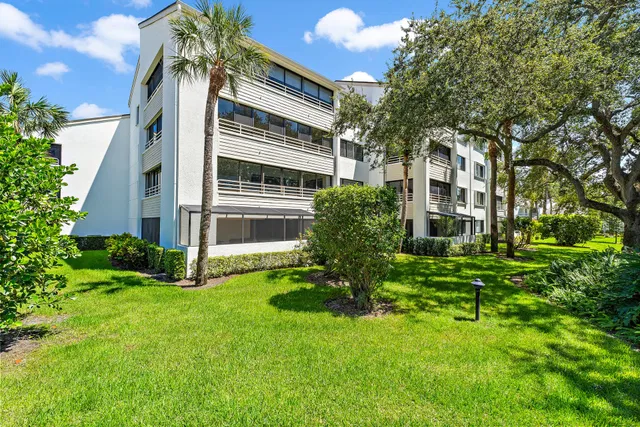 Unit 326 photo 32