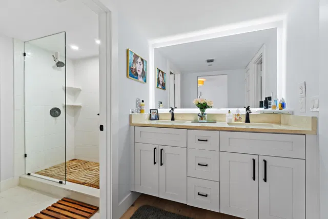 Unit 326 photo 64