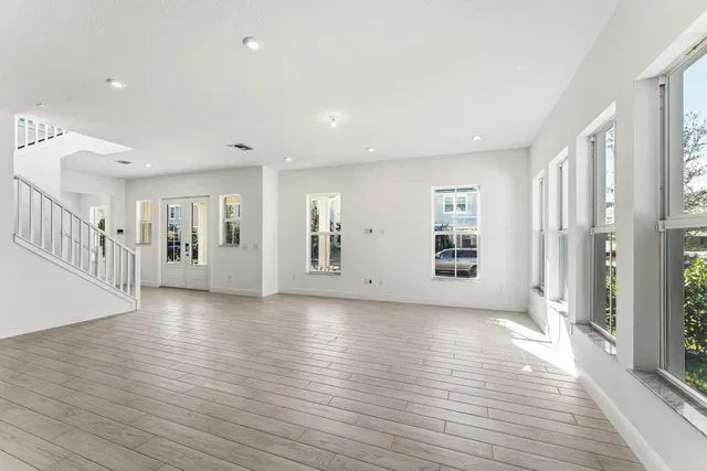 Residence photo 3