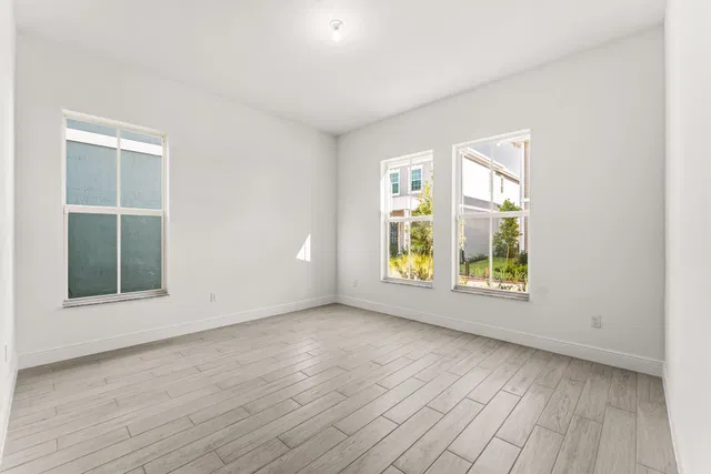 Residence photo 12