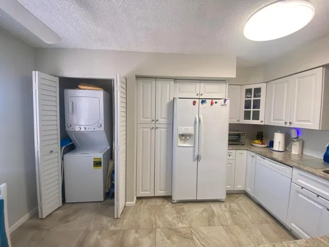 Residence photo 2