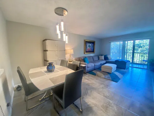 Residence photo 5