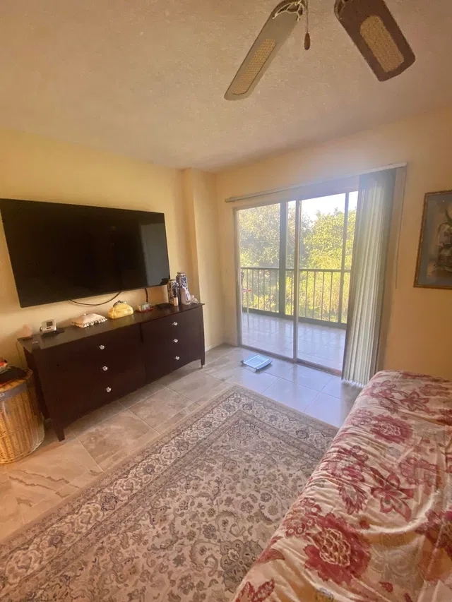 Residence photo 11