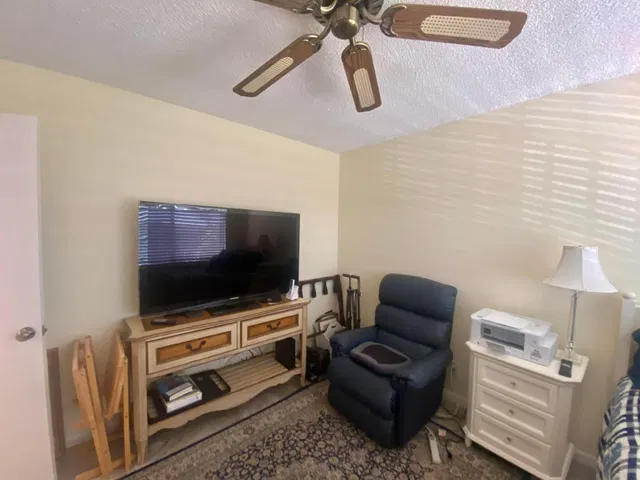 Residence photo 17