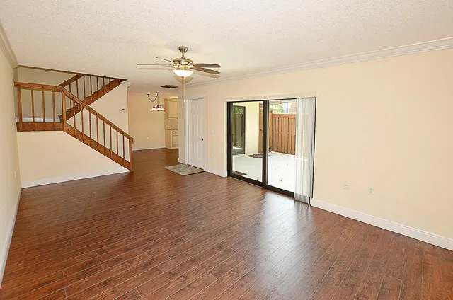 Residence photo 8