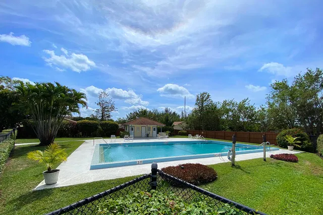 Residence photo 25
