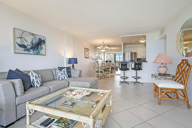 Unit 1004E photo 16
