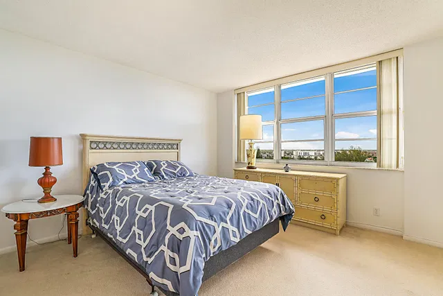 Unit 1004E photo 27