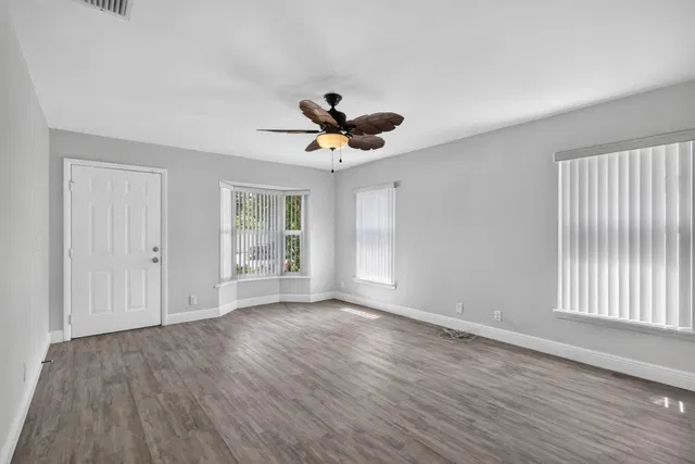 Residence photo 5