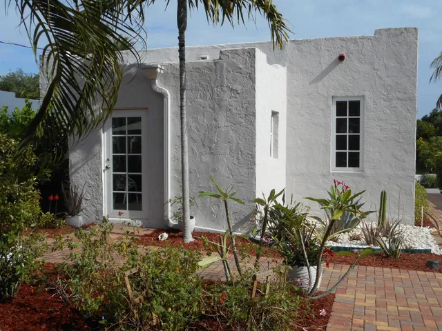 Residence photo 2