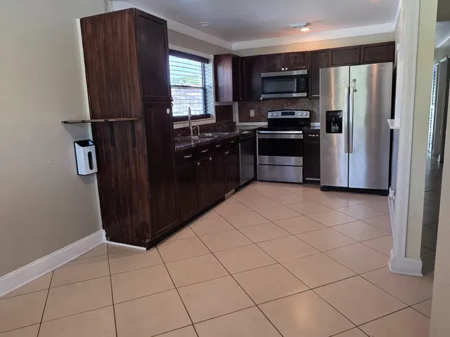  Residence photo 5