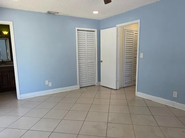  Residence photo 11