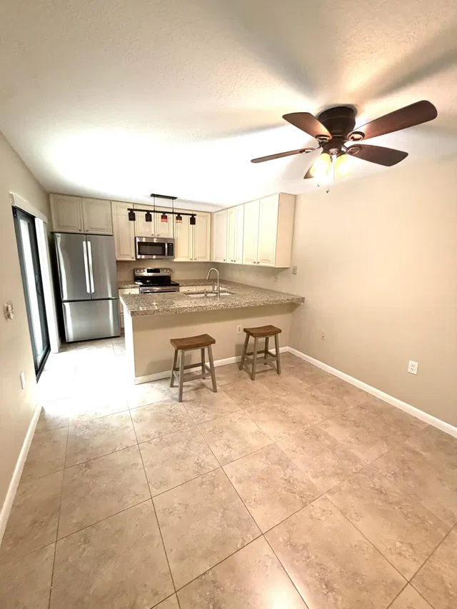Residence photo 2