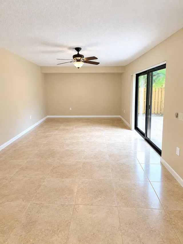 Residence photo 6