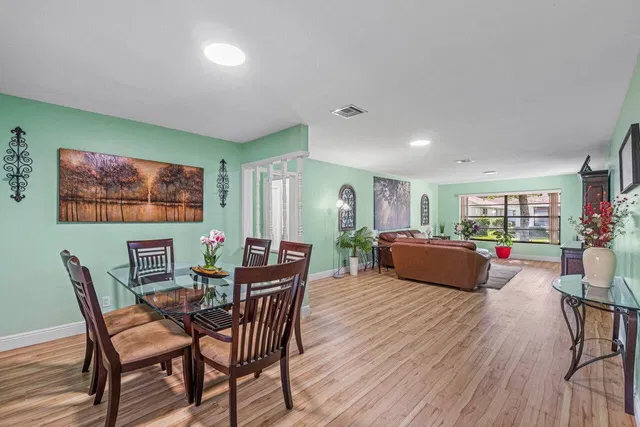 Residence photo 9