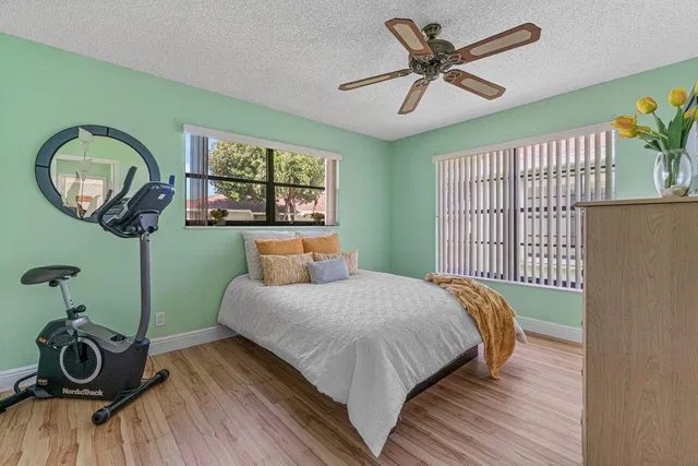 Residence photo 17