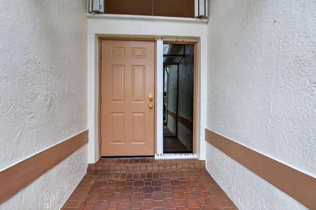  Residence photo 5