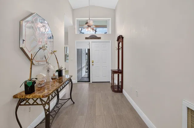  Residence photo 6