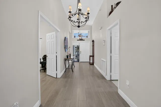  Residence photo 9