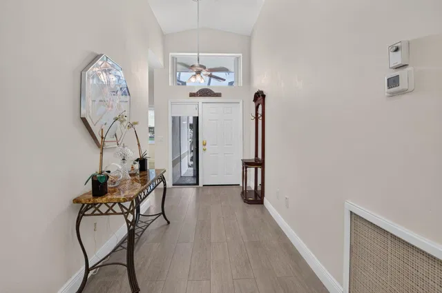  Residence photo 10