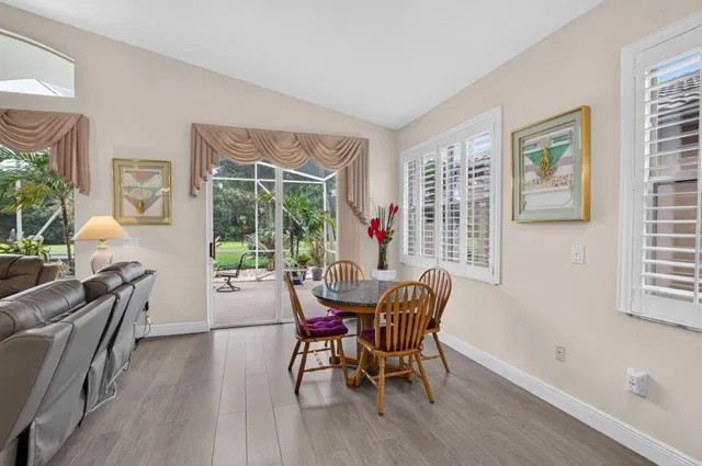  Residence photo 19