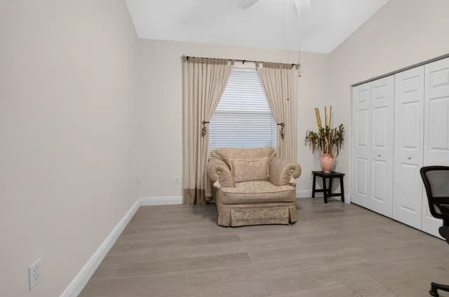  Residence photo 35
