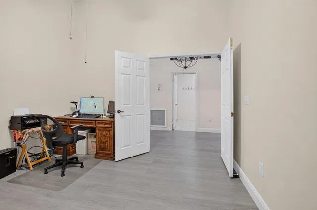  Residence photo 36