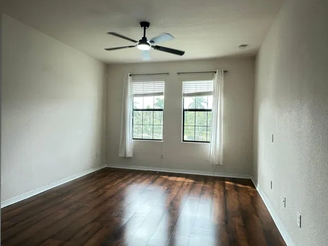 Residence photo 12