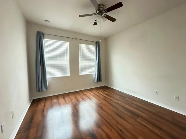 Residence photo 15