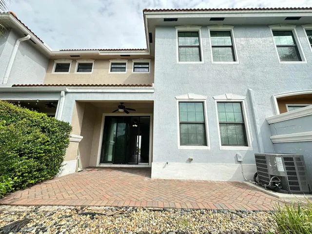 Residence photo 20