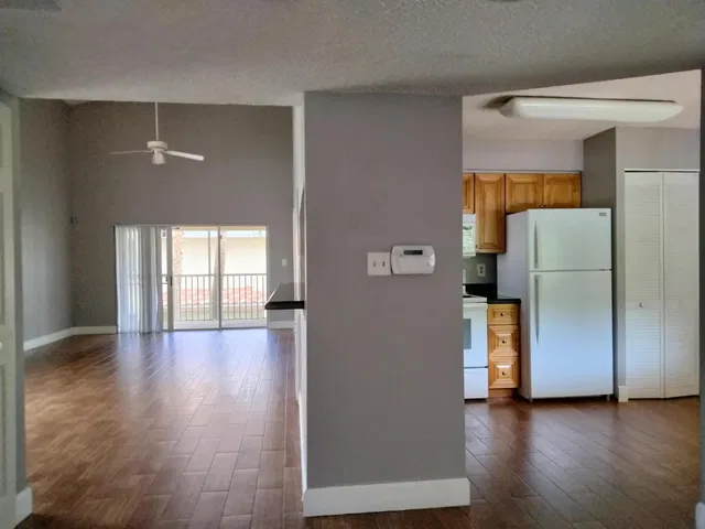 Residence photo 4