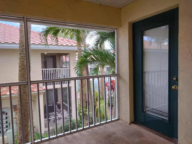 Residence photo 16