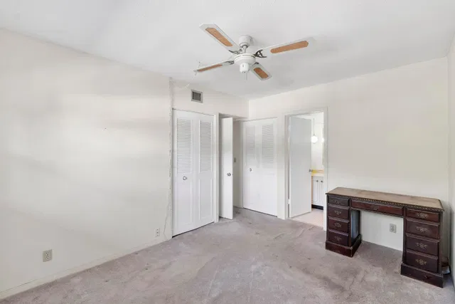 Unit 348 photo 17