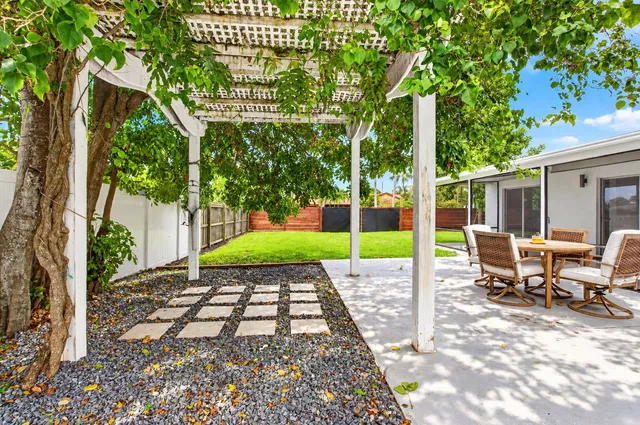 Residence photo 5