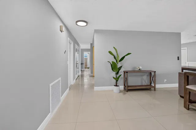 Residence photo 12