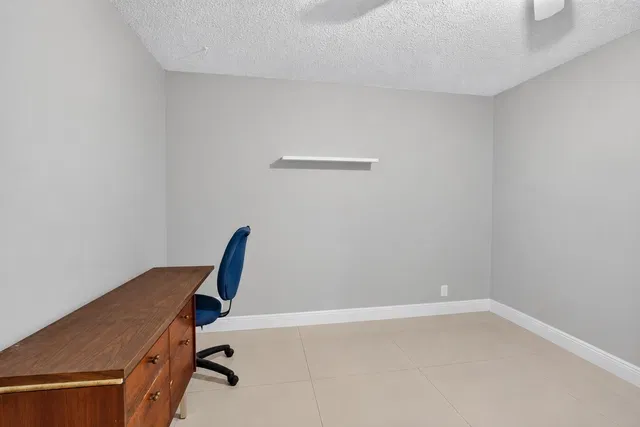 Residence photo 25