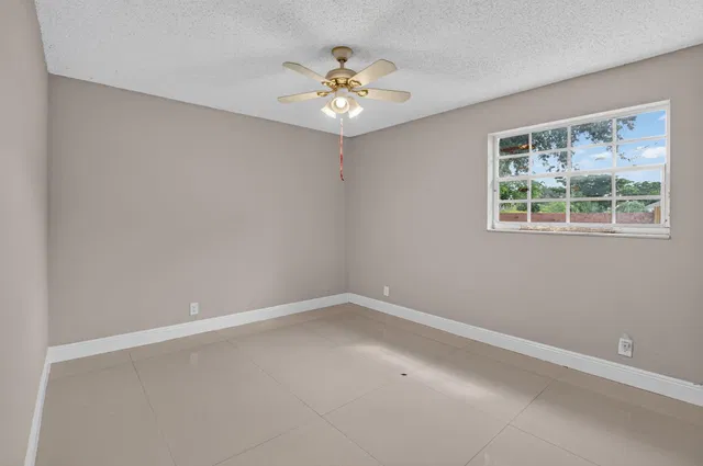 Residence photo 28