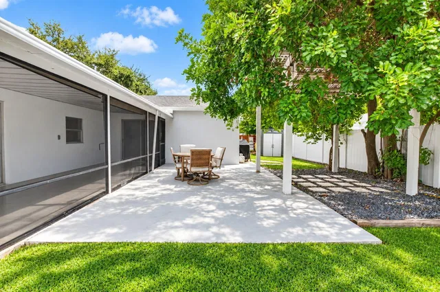Residence photo 41