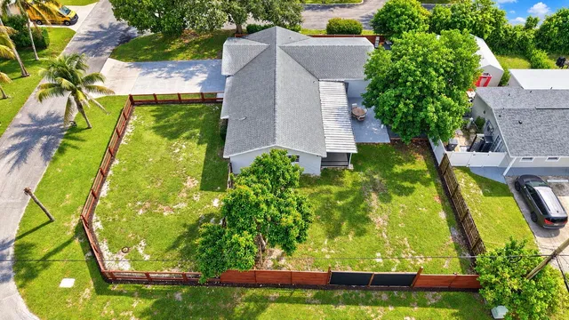 Residence photo 52