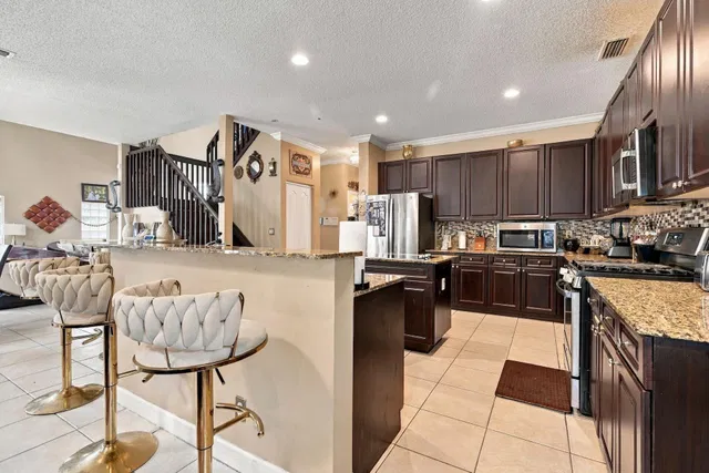  Residence photo 8