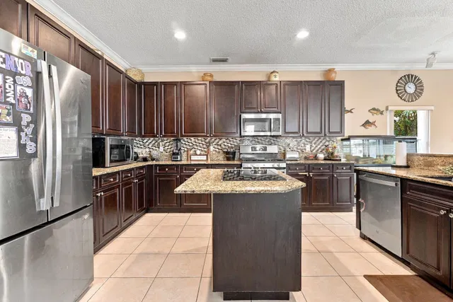  Residence photo 9
