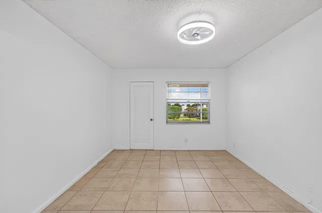 Residence photo 8