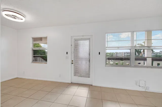 Residence photo 18