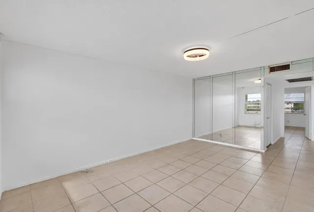 Residence photo 20