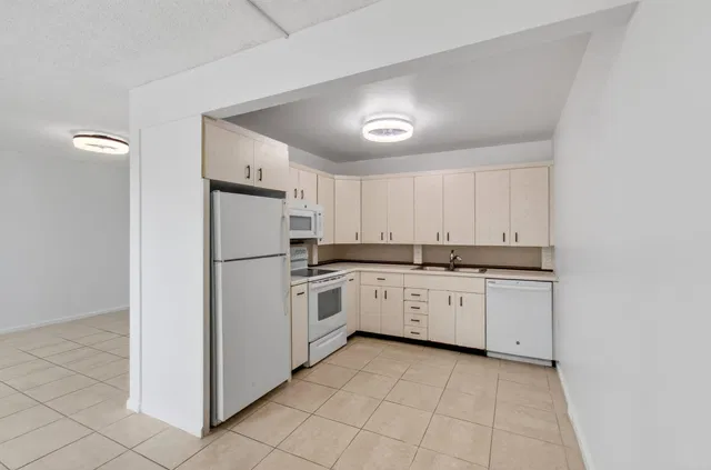 Residence photo 26