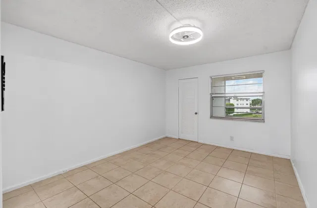 Residence photo 32