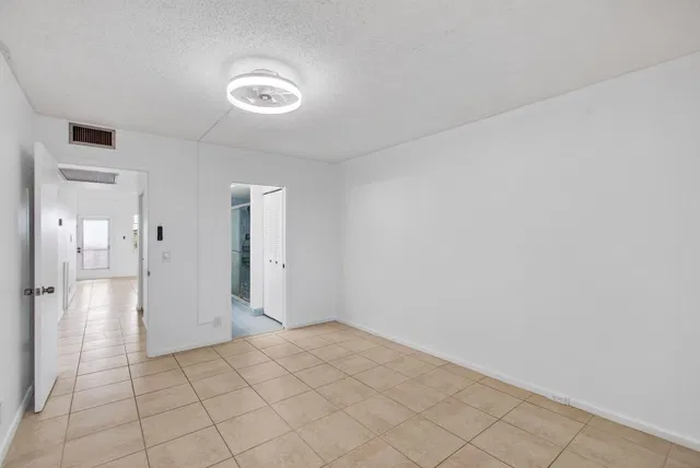 Residence photo 39